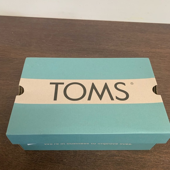 New Toms - Picture 4 of 6